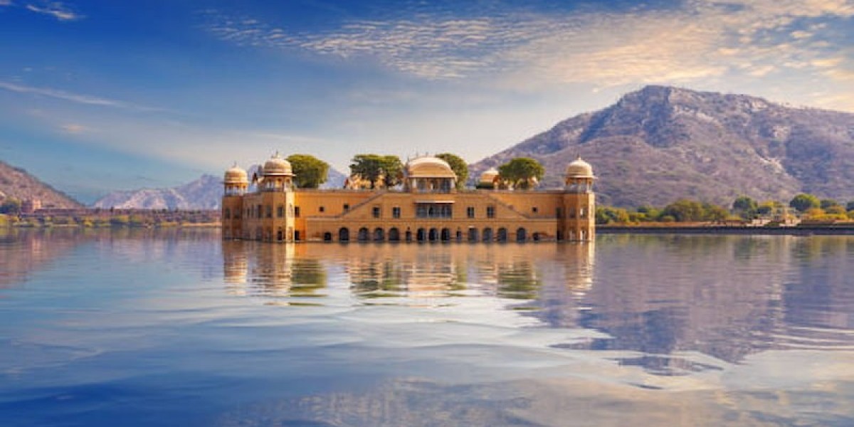 What Are the Must-Visit Attractions on the Golden Triangle Route?