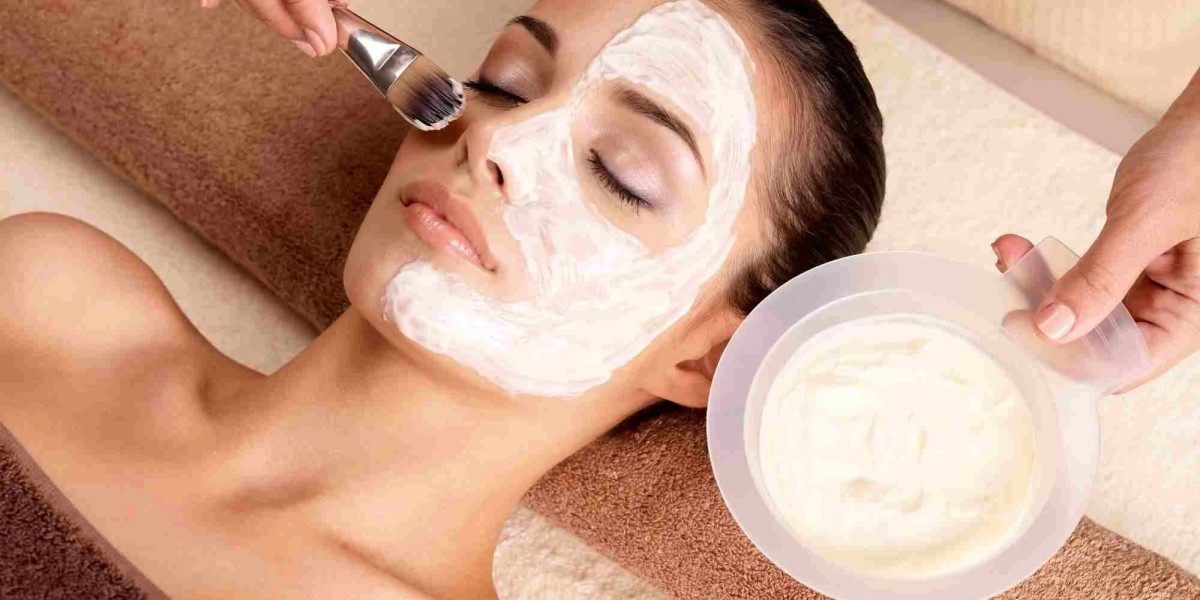 What Does a Hydrating Facial Treatment Involve?