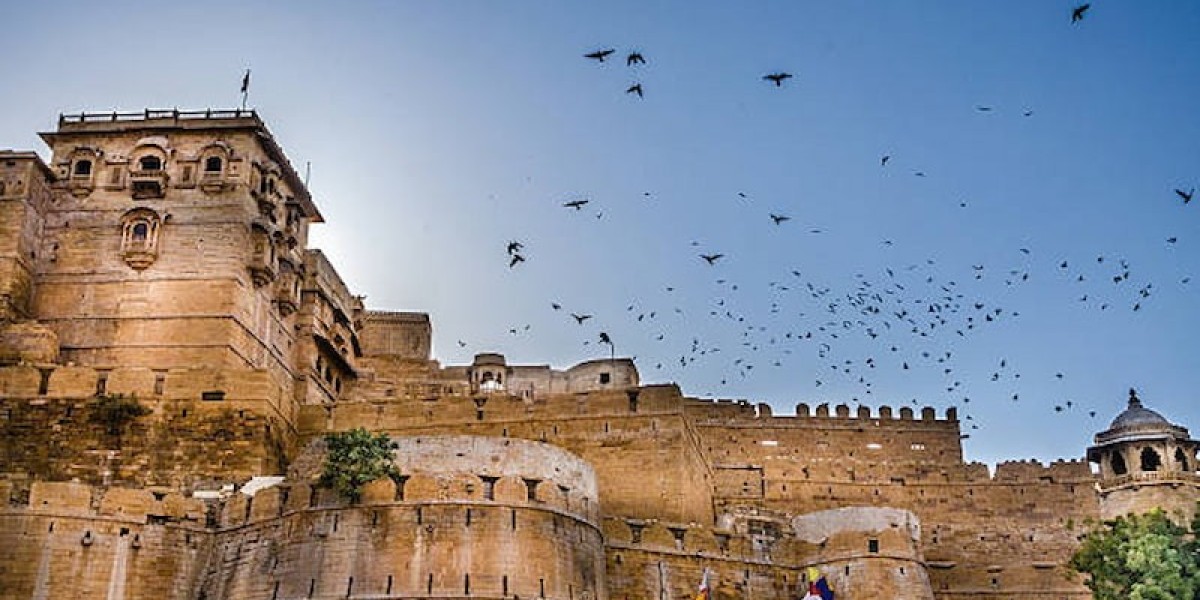 Luxury Jaisalmer Tour Packages: Desert Camps & Royal Stays