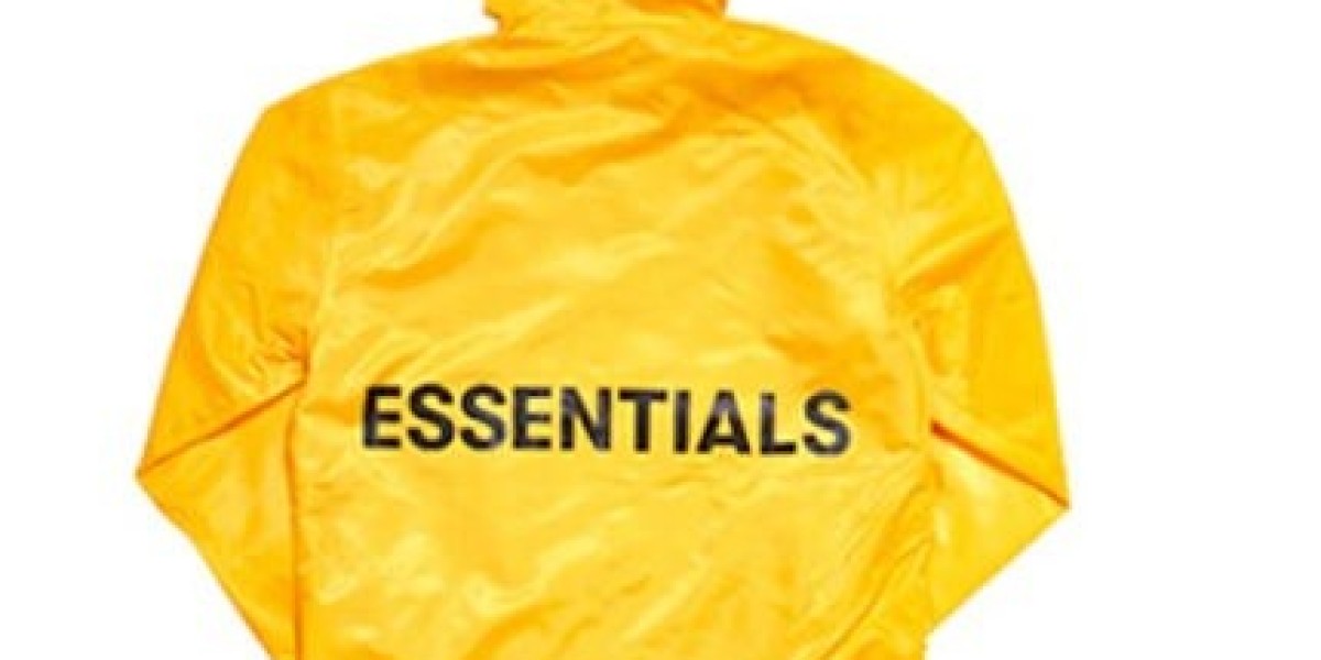 Essentials Hoodie: A Modern Icon of Comfort, Style, and Streetwear Culture
