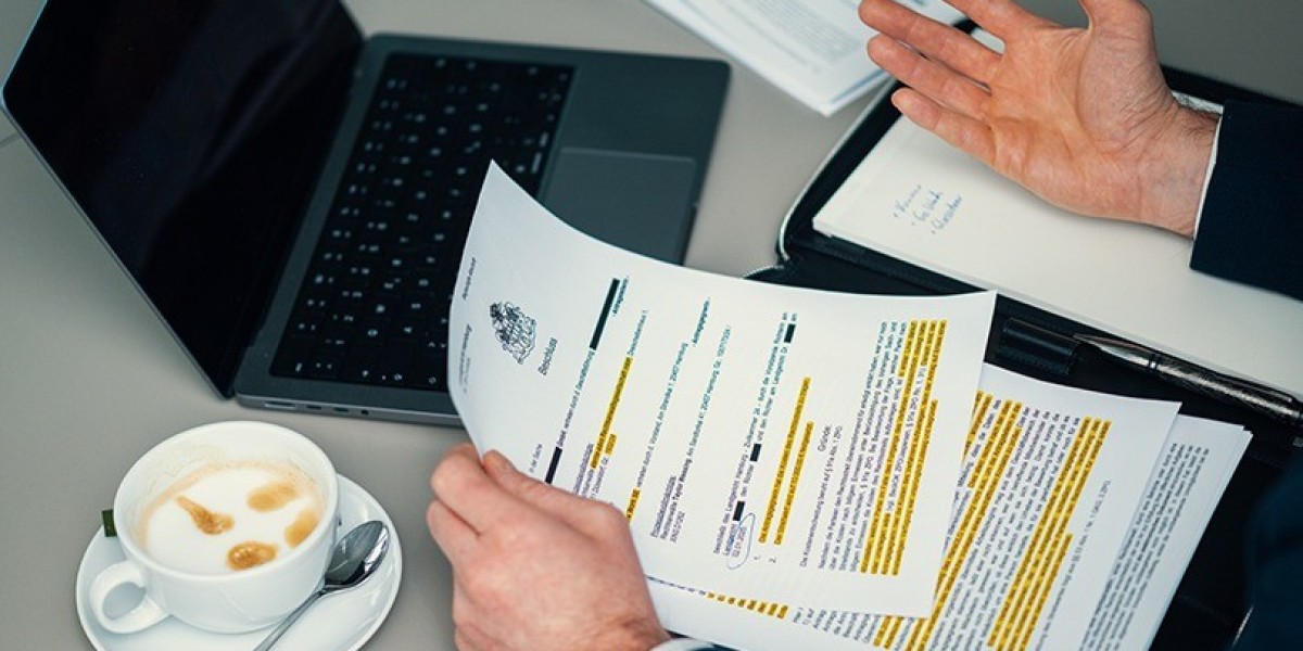 Kununu Bewertung löschen lassen – Außergerichtliche vs. gerichtliche Wege