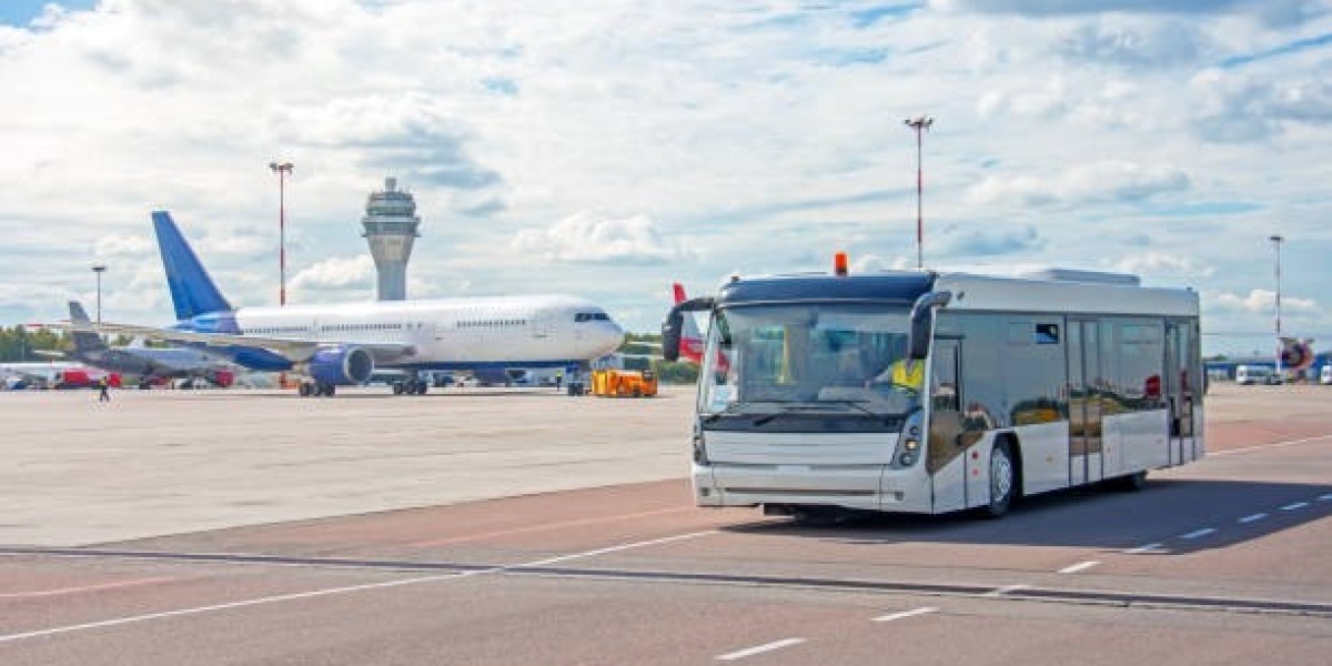 How to Choose the Best Airport Shuttle for Your Family Trip