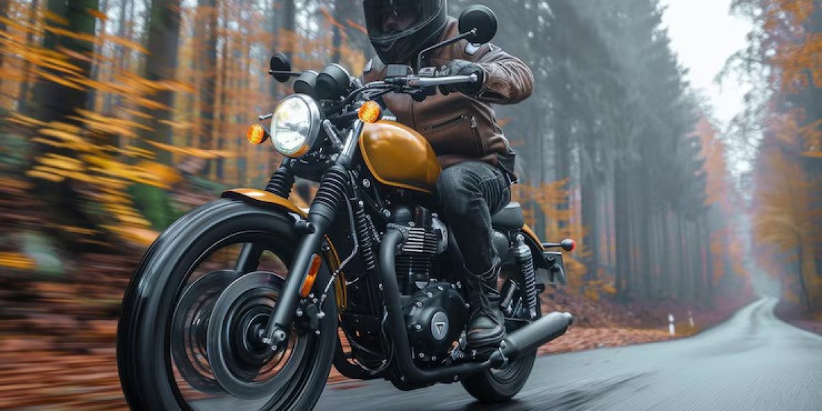 Bike on Rent in Noida – A Smart, Affordable & Flexible Travel Solution with Freedo Rentals