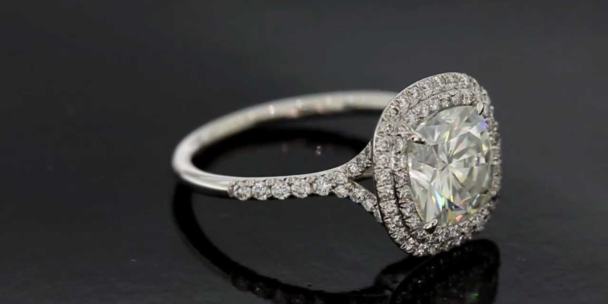 Wedding Necklace Designs in Dubai & Halo Engagement Rings