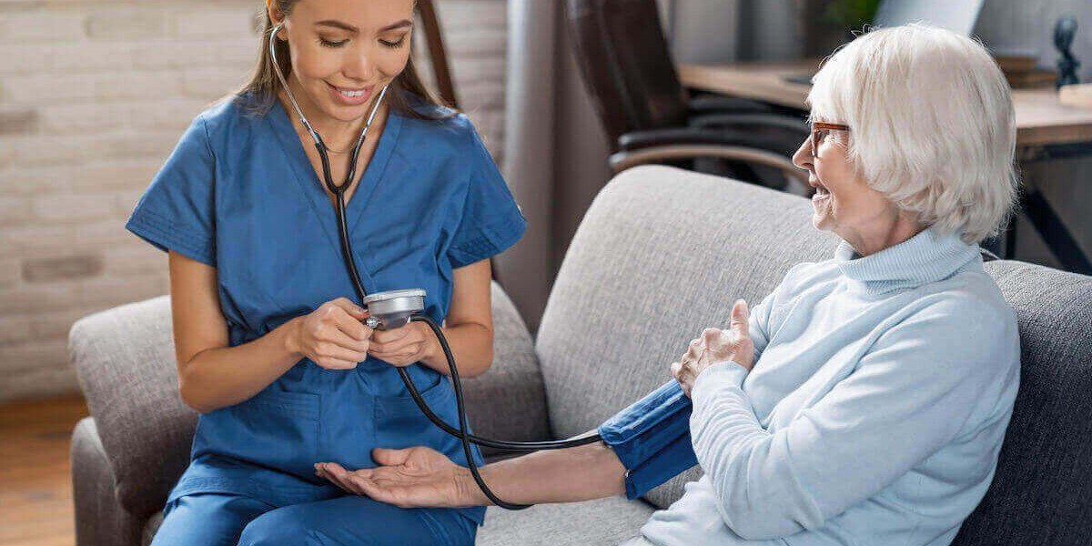 Can Home Nursing Services in Dubai Handle Emergencies?