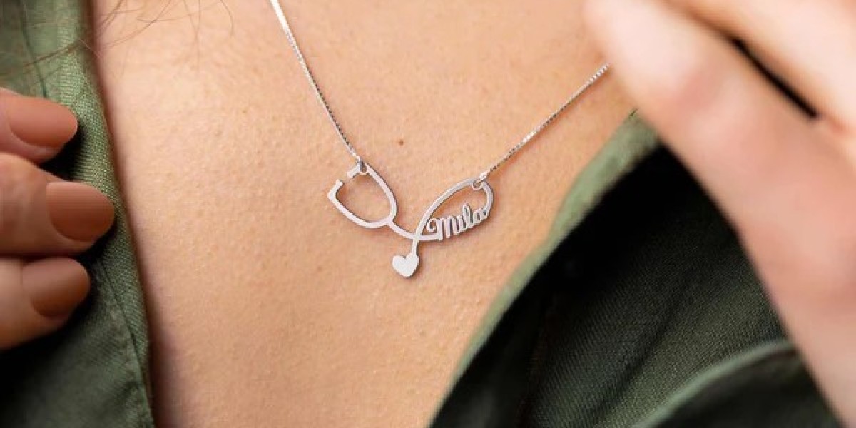 Premium Personalised Name Necklace in India for Timeless Luxury Style