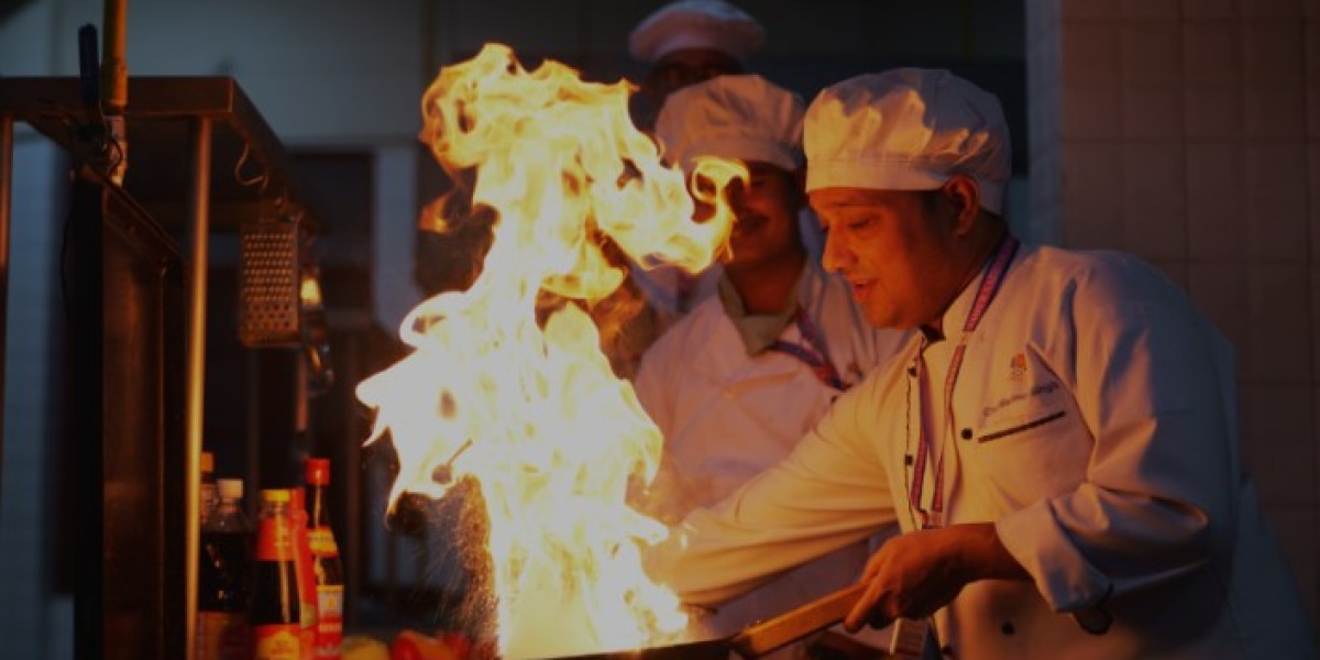 Take a Great Hotel Management Course to Progress Your Career