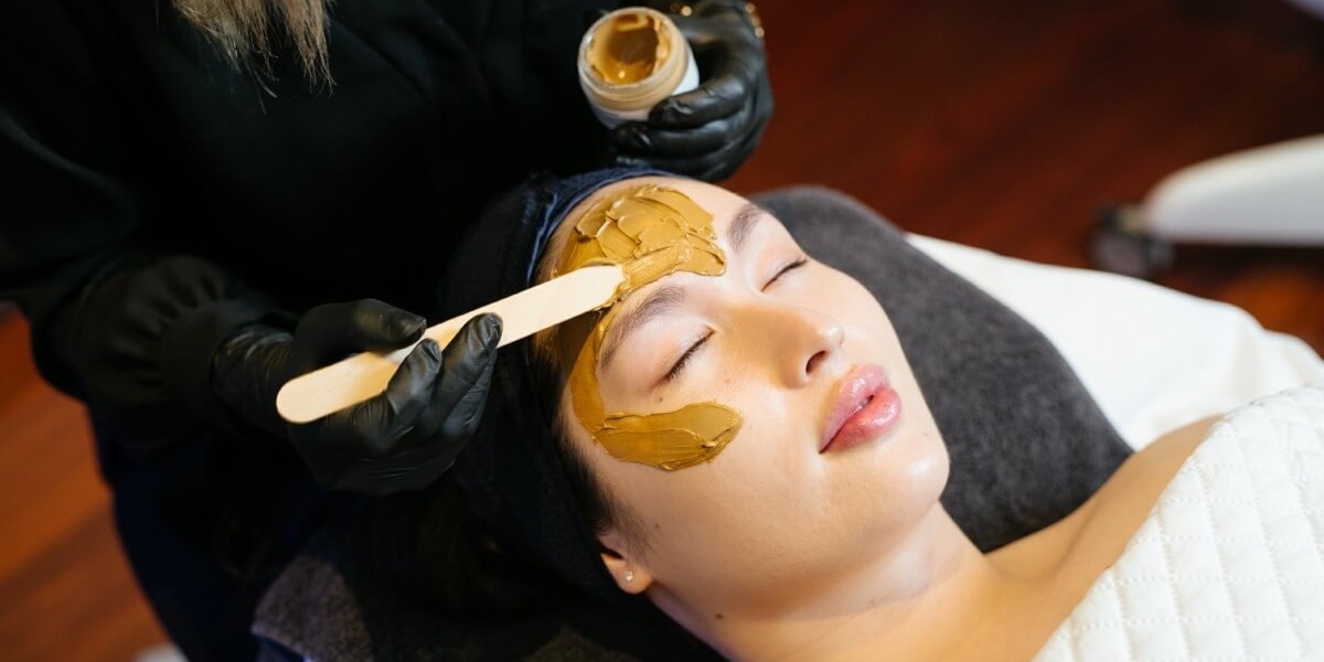 How Is a Dermamelan Peel Applied?