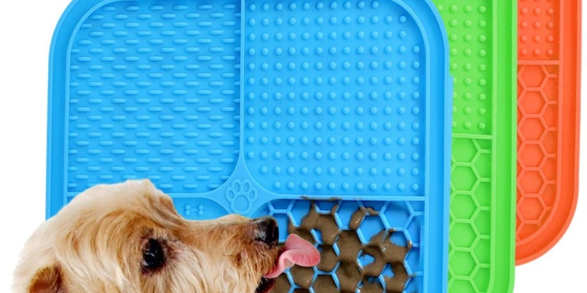 What Makes Dog Lick Mats So Popular? The Smart Pet Owner’s Complete Guide