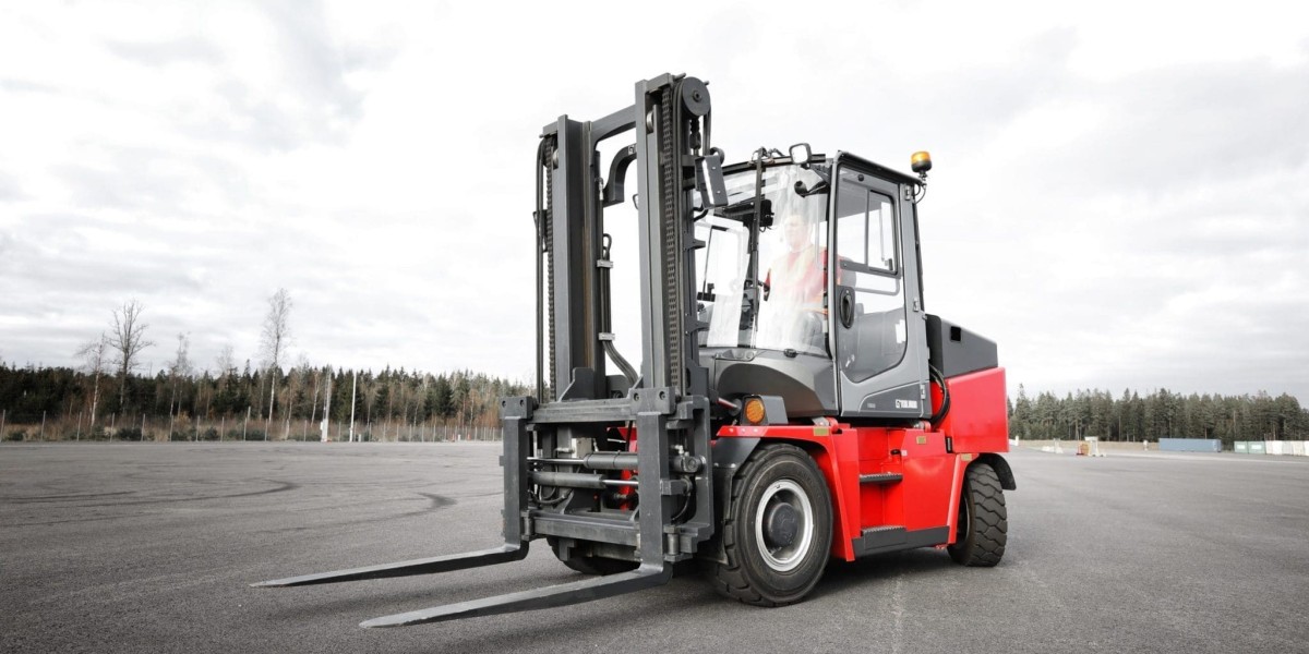 Forklift Market Dynamics: Strengthening Industrial Operations Worldwide