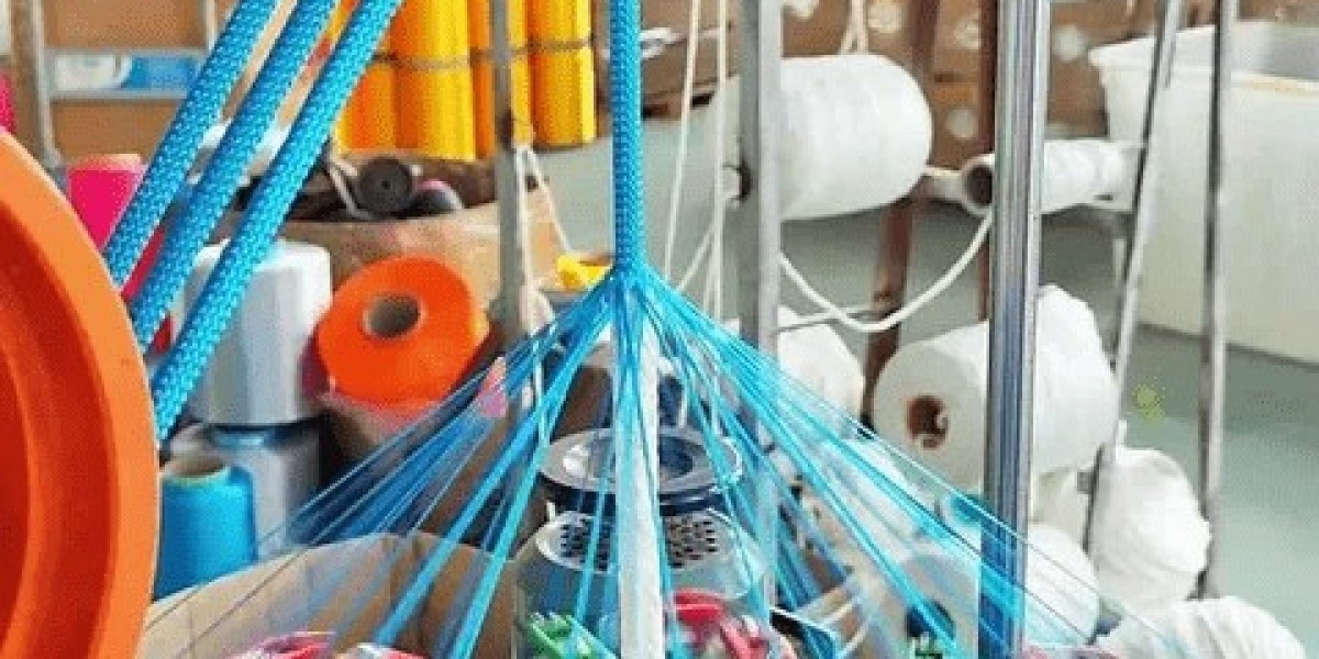 Synthetic Rope Market by Material and Application