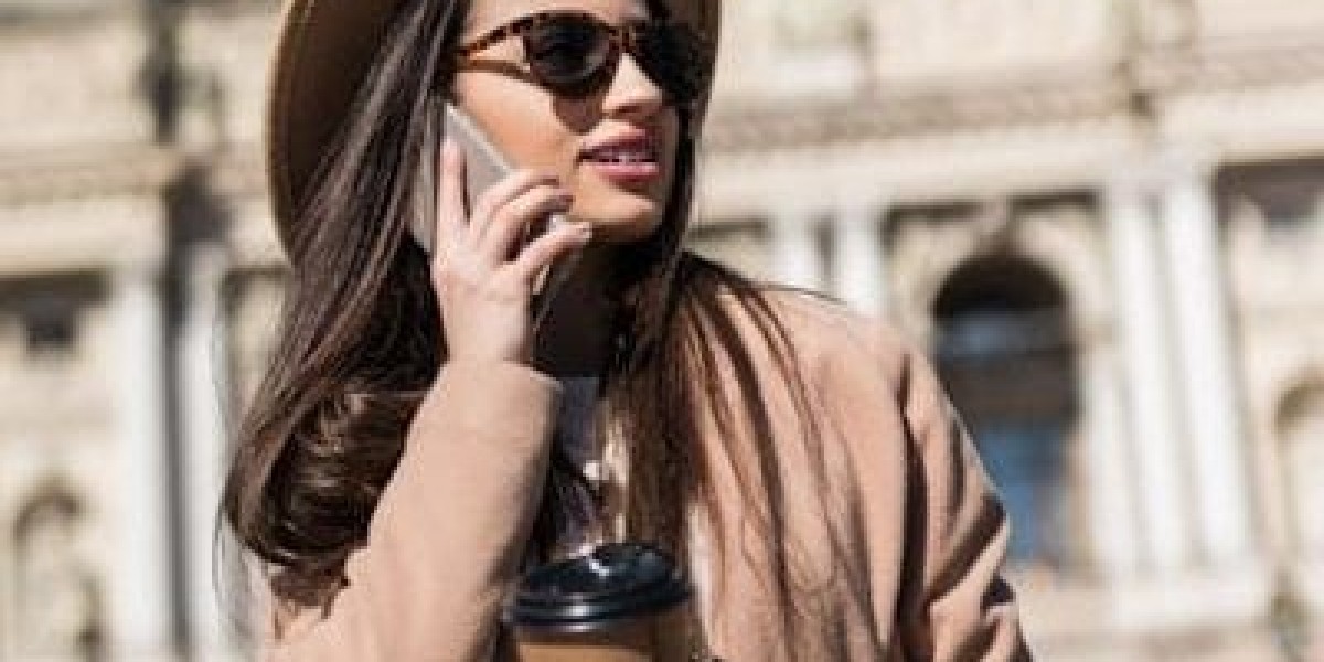 Parisian Escort Girl Based in Auteuil (How She Uses Lovesita 16e)