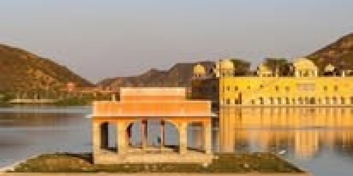Discover India’s Timeless Heritage with Perfectly Planned Day Tours