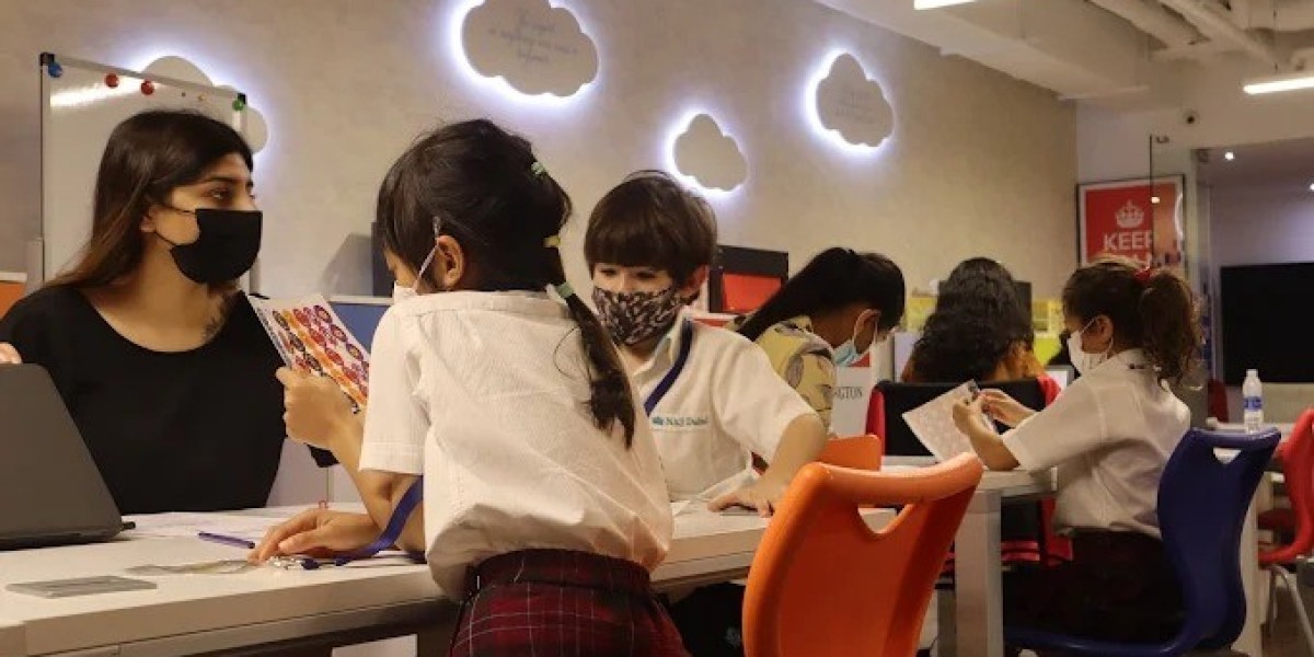 Why You Need an Integrated Physics and Math Tutor in Dubai