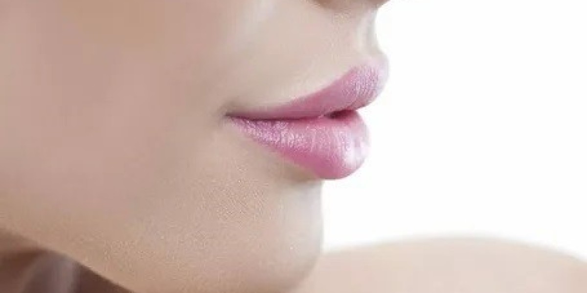 Top Benefits of Lip Reduction Surgery for a Balanced Smile