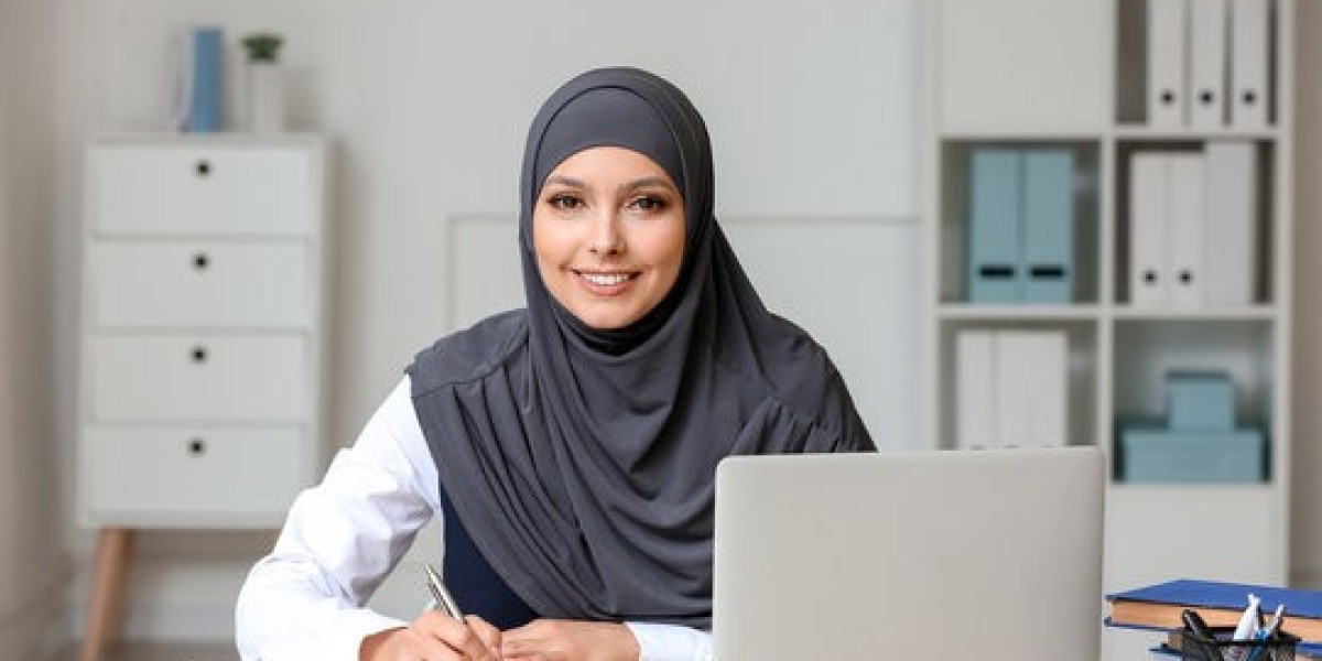 How Online Quran Tajweed Classes Help Adults Master Recitation