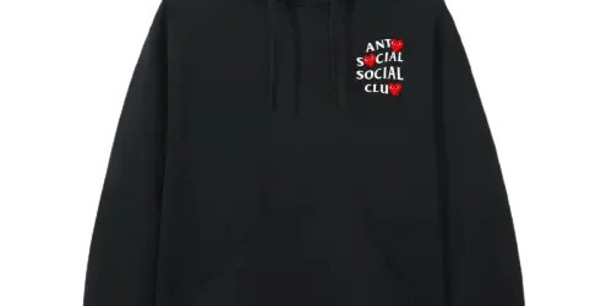 Comme des Garçons Hoodie – The Ultimate Guide to Iconic Japanese Streetwear