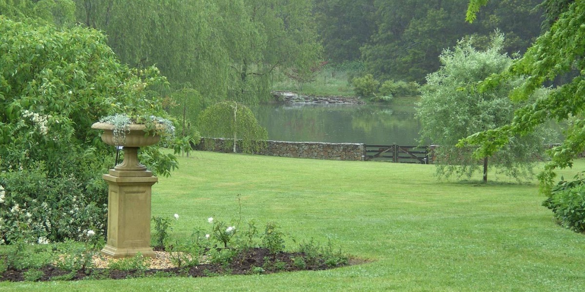 Three Beneficial Services that Elevate Garden’s Aesthetics