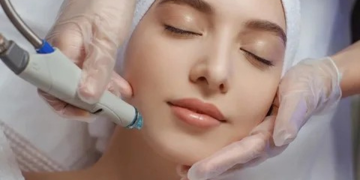 HydraFacial treatment in Dubai for a Smooth Texture