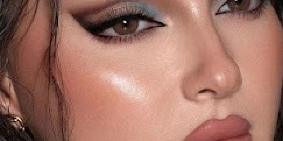 Lakmé Academy Powered By Aptech - Lajpat Nagar:- Skin Course in Lajpat Nagar