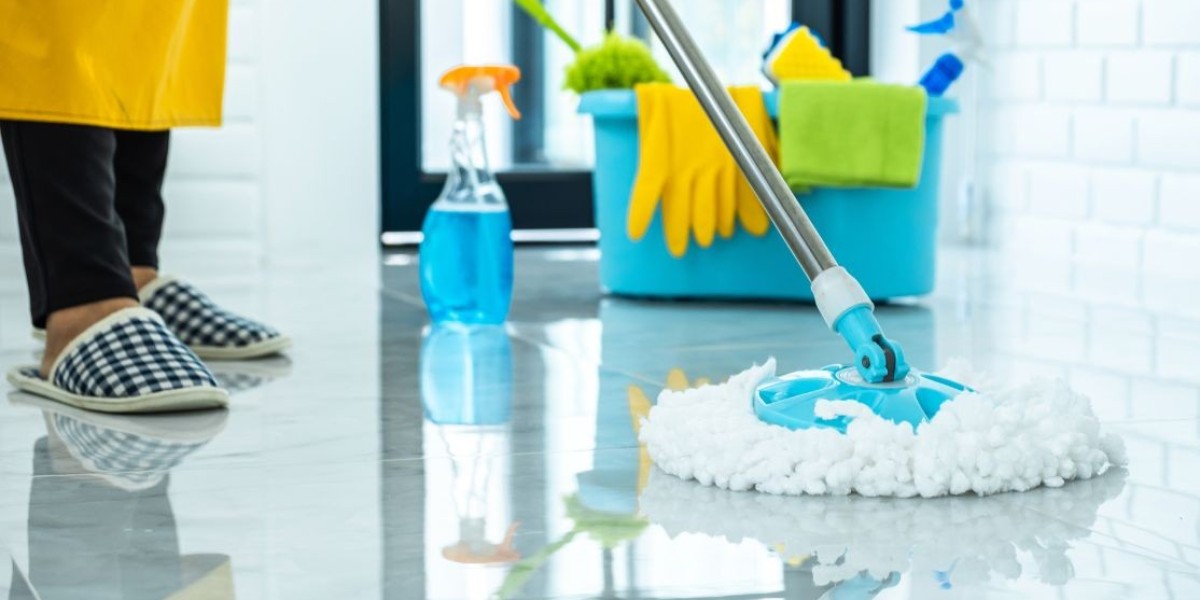 Retail and Storefront Cleaning Services in Toronto for a Strong First Impression