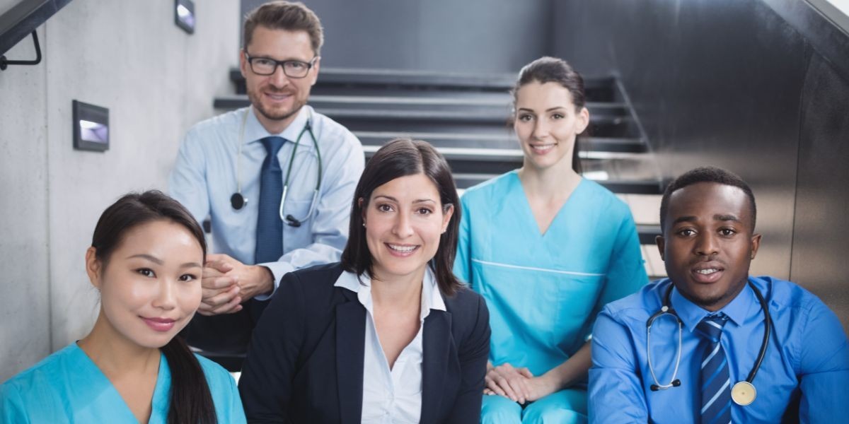 The Ultimate Guide to Corporate and Hospital Uniforms: Trends and Suppliers