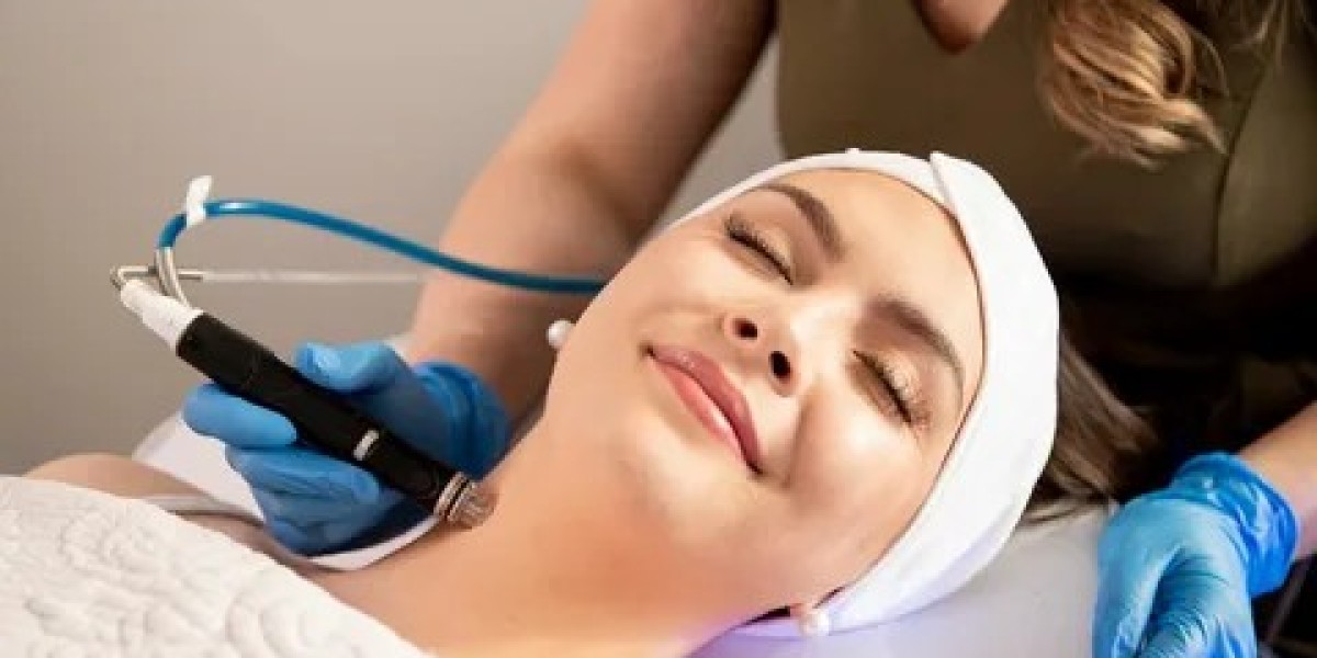 Hydrafacial Treatment: Evening Out Skin Tone and Reducing Pigmentation