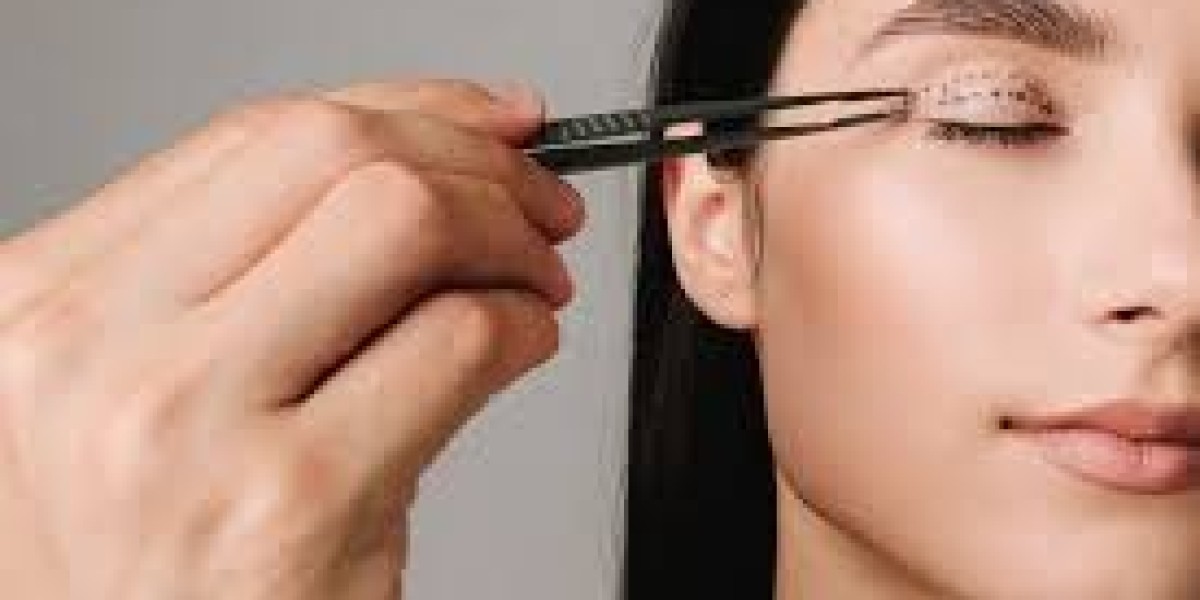 What Are Eyelid Surgery or Blepharoplasty Options?