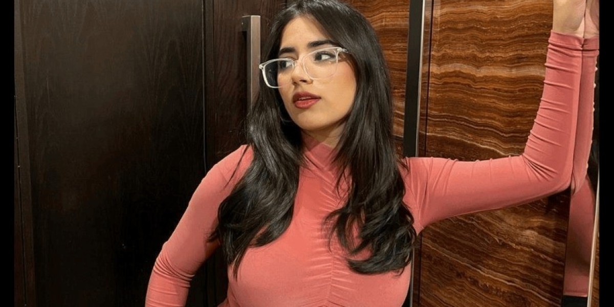 Pakistani Call Girls Dubai – Elegant & High-Class Companionship