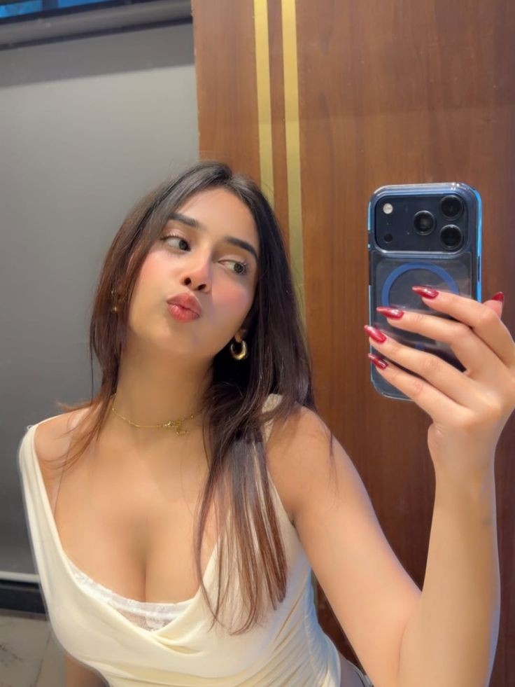 Ayesha Khan