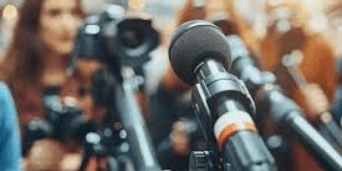What to Expect When Hiring a Political Media Host
