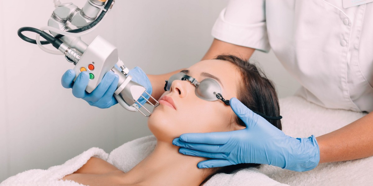 Why Reviews Matter for Fractional CO2 Laser Treatment in Dubai