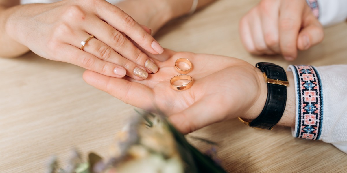 Gold Wedding Band for Him: A Timeless Symbol of Love