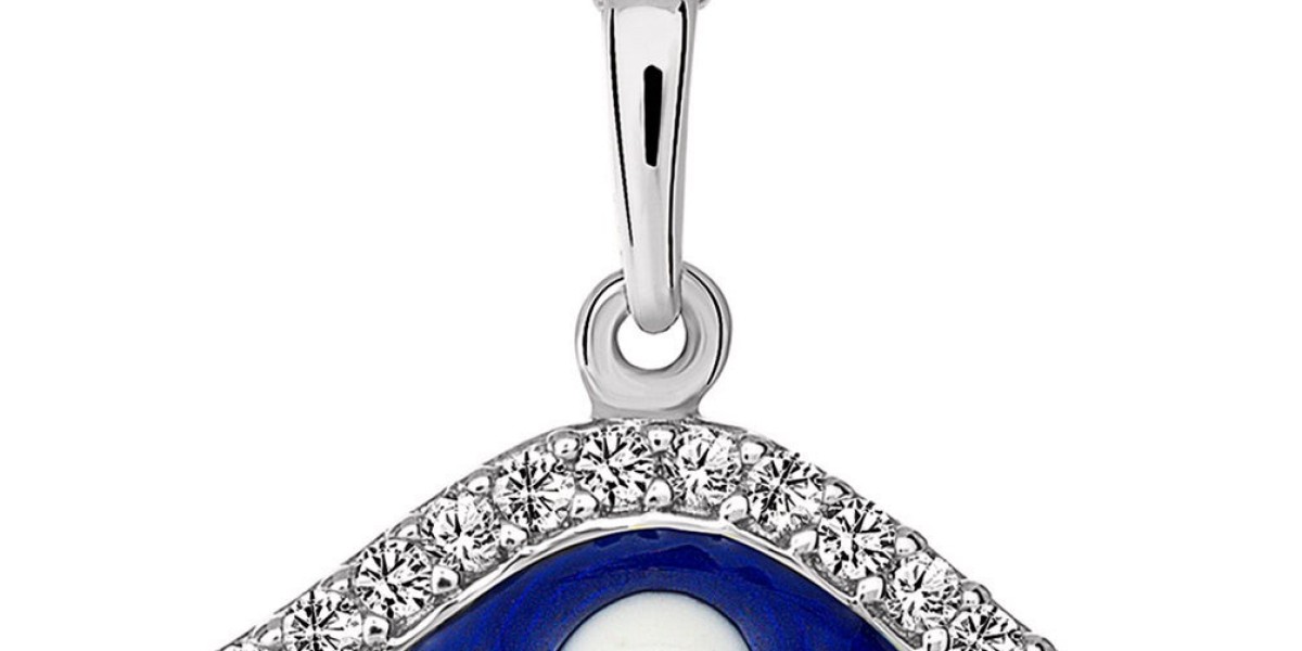 Gold Heart Necklace vs Gold Evil Eye Necklace: Which Style Is Right for You?