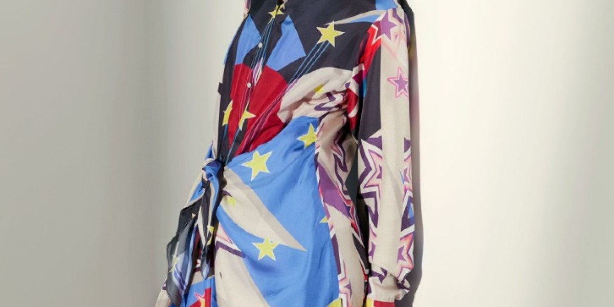 The Timeless Elegance of the Maxi Dress in Modern Fashion