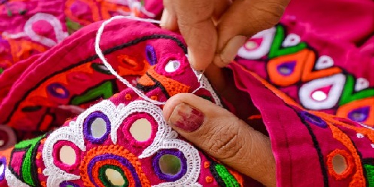 Why Indian Ethnic Wear Continues to Influence Modern Fashion