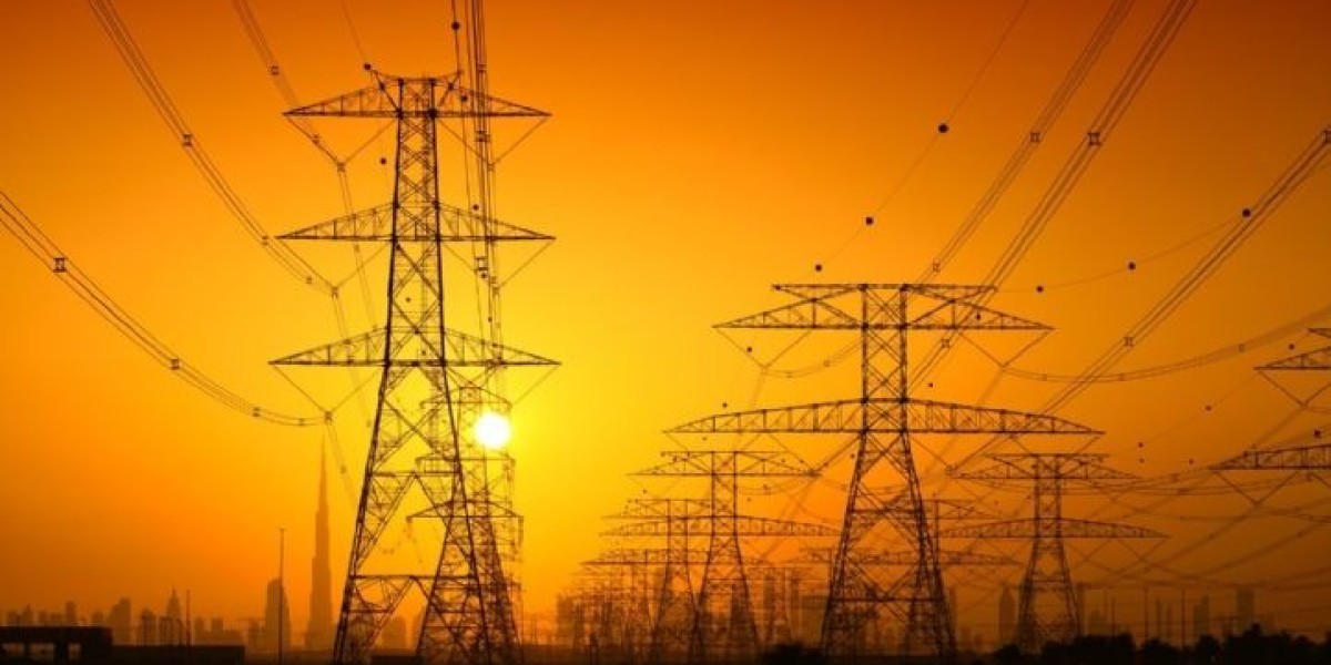 Transmission Towers Market Analysis: Lattice vs Tubular Towers and Material Innovations
