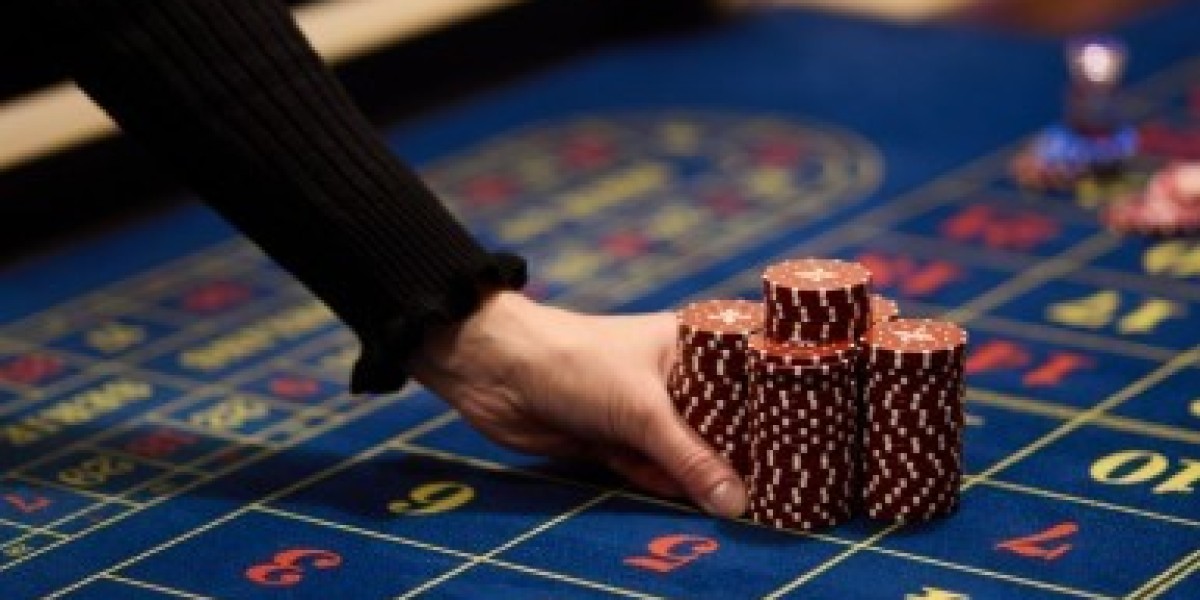 The Rise of Virtual Reality Casinos: How Immersive Technology is Shaping the Future of Online Gambling in 2025