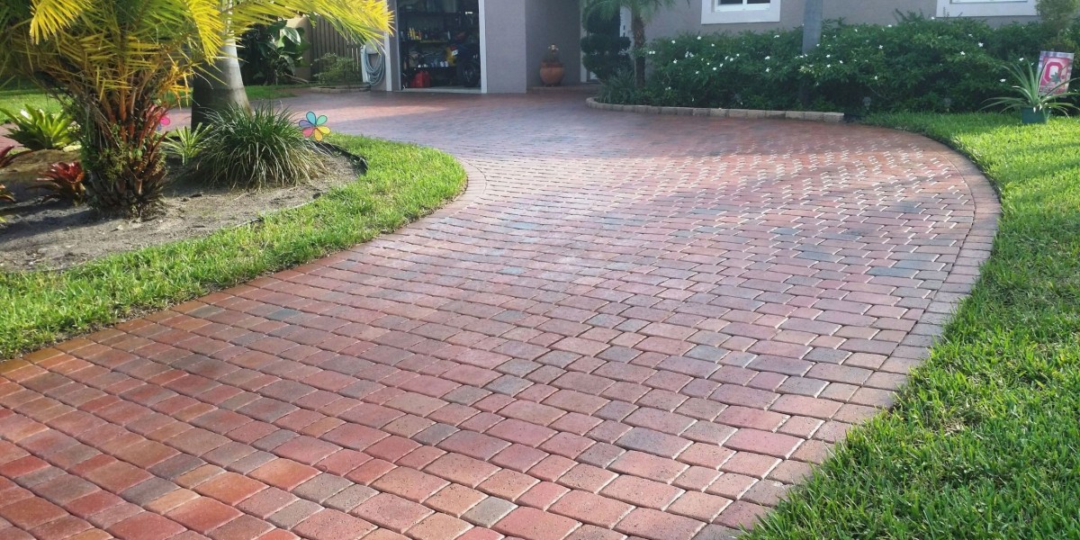 How Do Pavers Handle Florida’s Extreme Weather Better Than Asphalt or Concrete?