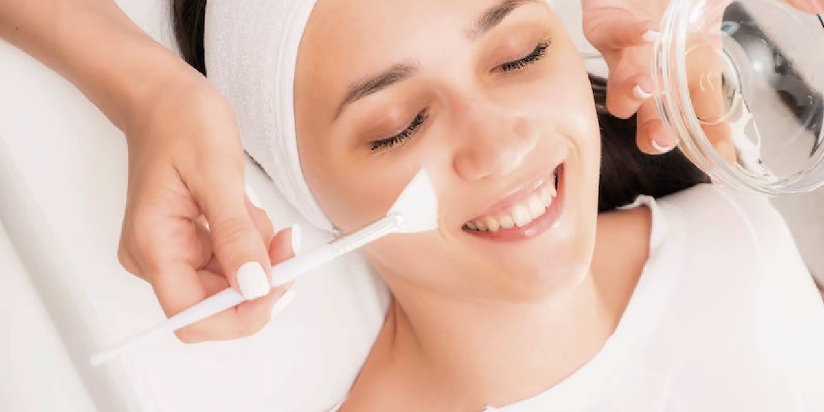 Is Glycolic Peel Treatment Safe for Sensitive Skin?