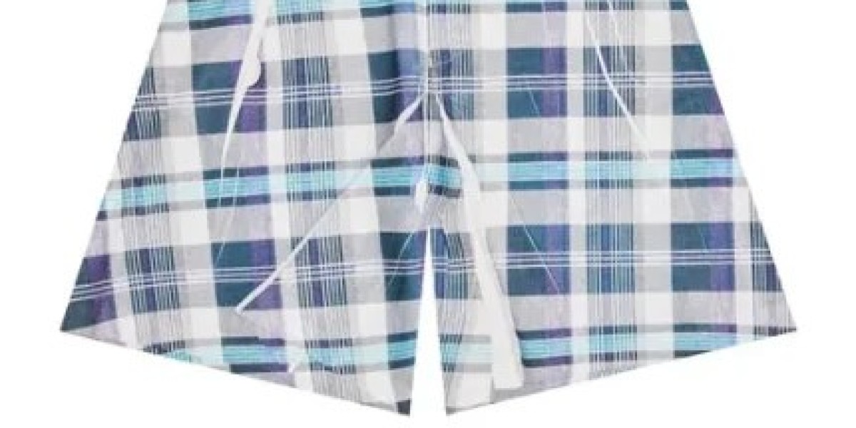 The Unique Style of Comme des Garçons Shorts