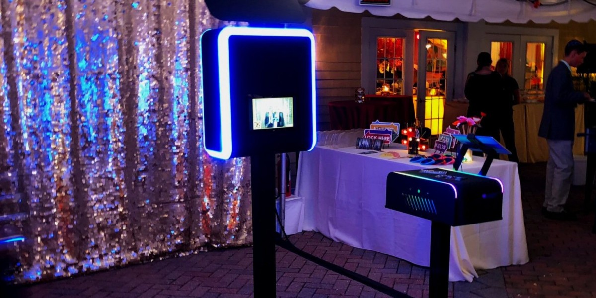 10 Fun 360 Photo Booth Features That Guests Will Love