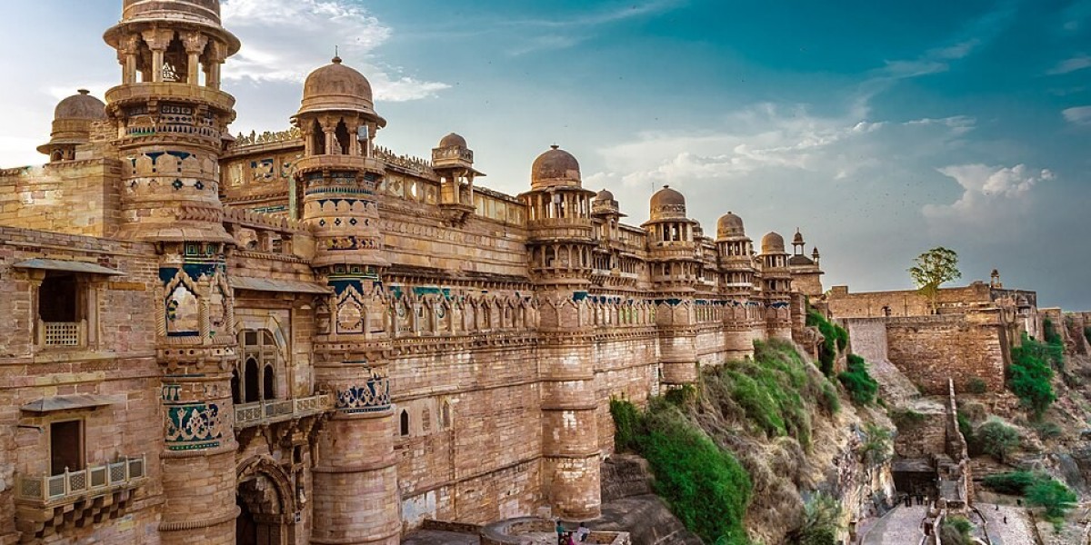 How Can Peervault Help You Find Parking Easily in Gwalior?
