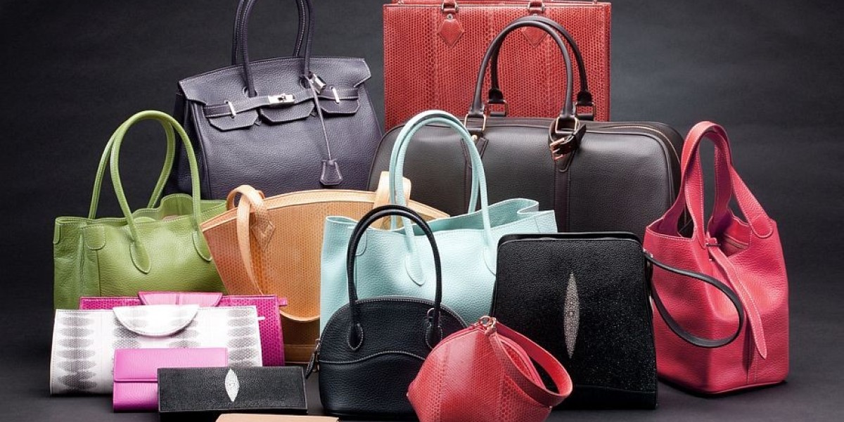 Middle East Bags Market Witnesses Stable Growth Backed by Urban Lifestyle Shifts and Expanding Retail Networks Through 2