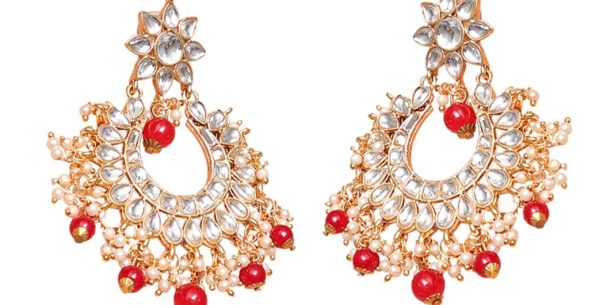 Wholesale Antique Jewelry: Retailers' Key to Keeping Loyal Clients