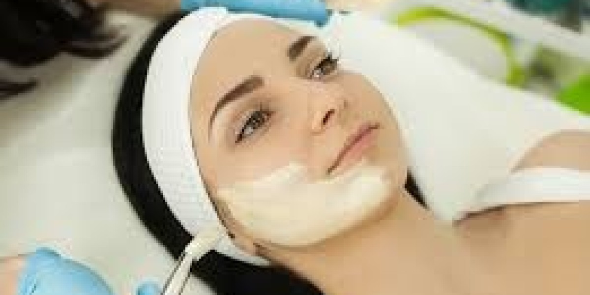 Chemical Peels in Dubai for Glowing Healthy Complexion