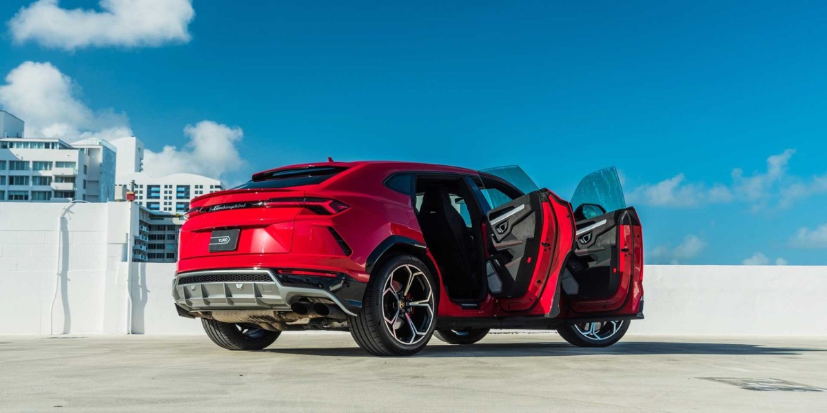 Luxury Driving Experiences in a Modern Southern City