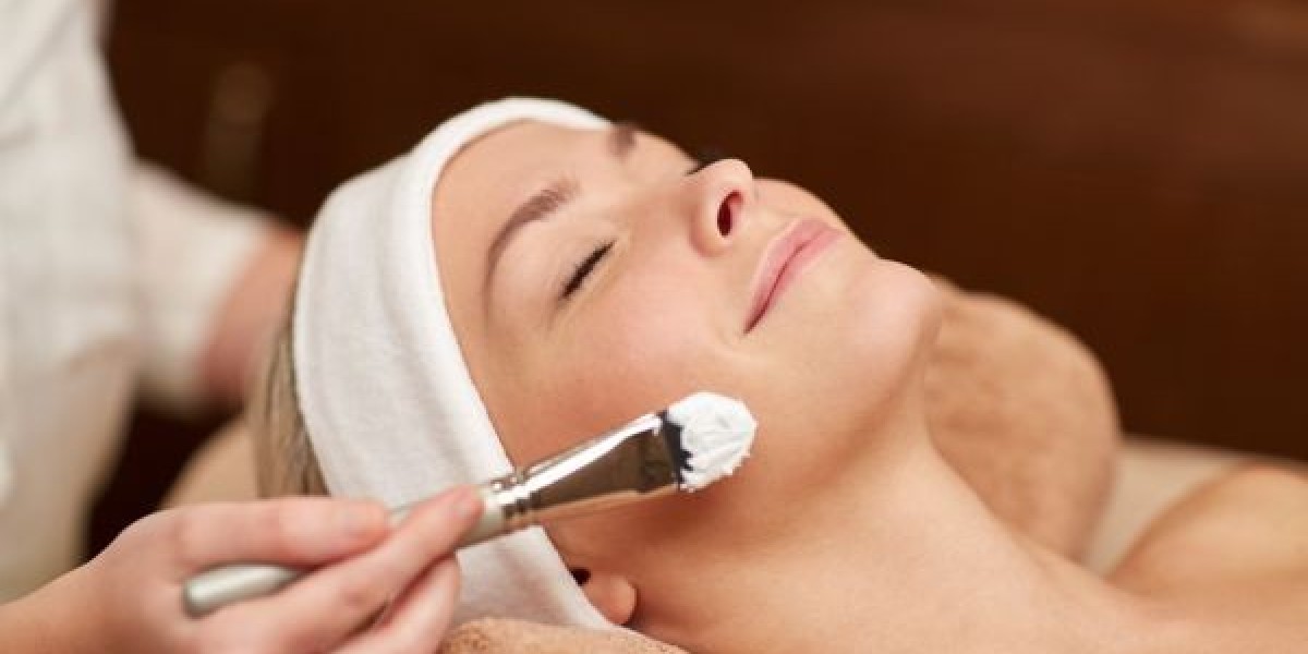 Can a Deep Cleansing Facial Help Remove Blackheads?