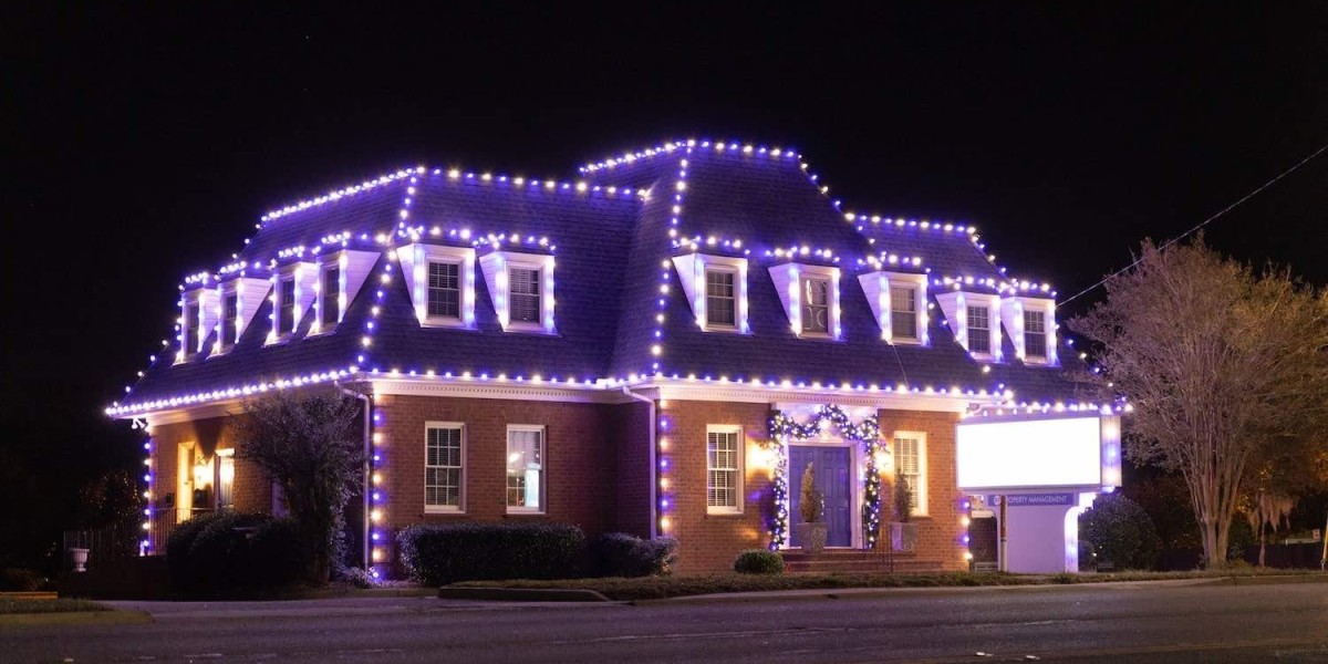 Choosing the Best Commercial Holiday Light Installation Services