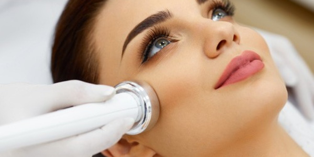 Fractional RF Microneedling in Dubai for Face Lift